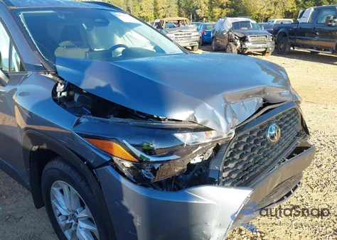 2024 Toyota Corolla Cross Le z USA, uszkodzony, nr VIN 7MUCAAAG1RV110325